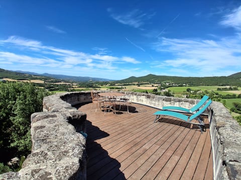 Le Seigneur du Barrès connecting house & studio