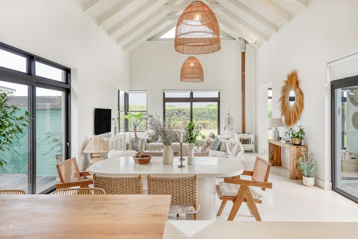 The Lakehouse Retreat