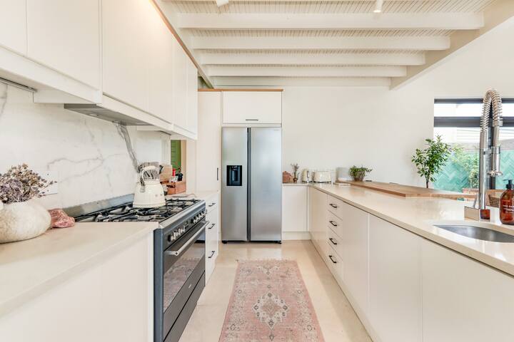 The Lakehouse Retreat gallery image 3