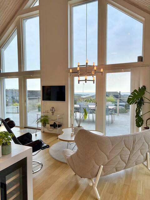 Modern villa with wide sea view & jacuzzi