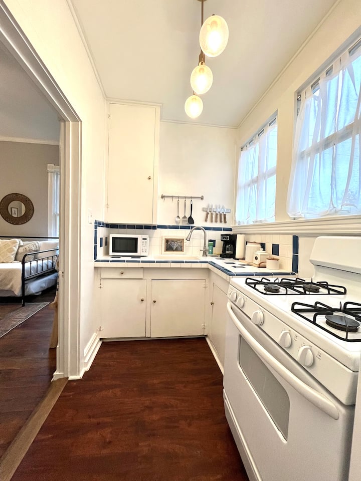 Walk To Beach And Strand! Restored 1886 Victorian! - Galveston
