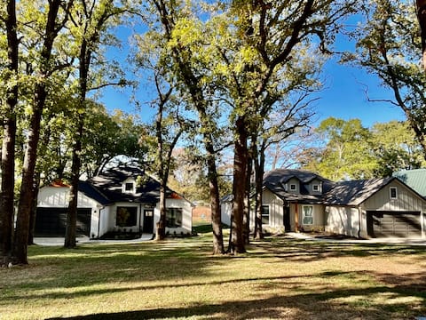 24 Guest Lake Front, Hot Tub, Jet Ski, Boat Rental