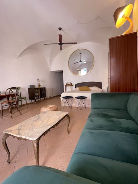 Top performing Airbnb: Old Port, 2 charming rooms in Bastia