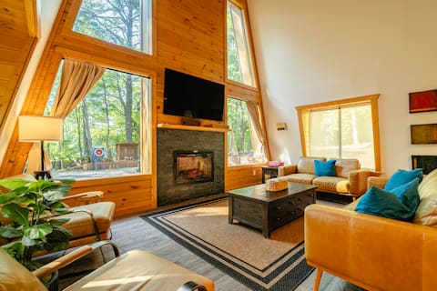 Modern A-Frame Cabin near Helen