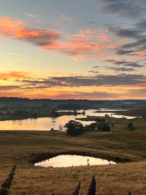 Hidden gem with magnificent view of Oberon Lake