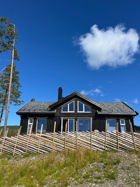 Great cabin on Turufjell, Istjernryggen