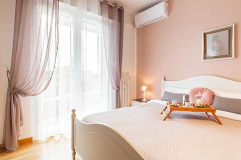 Charming three-room apartment surrounded by greenery