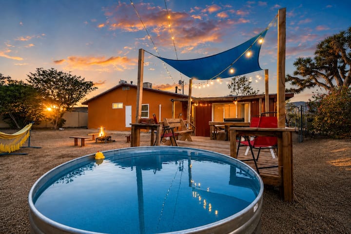 8 Mins Jtnp Cowboy Pool Fire Pit Art Stars - Joshua Tree, CA