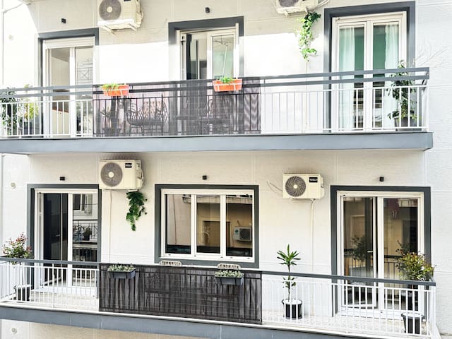 P&P | Entire Private Building • Rooftop Jacuzzi