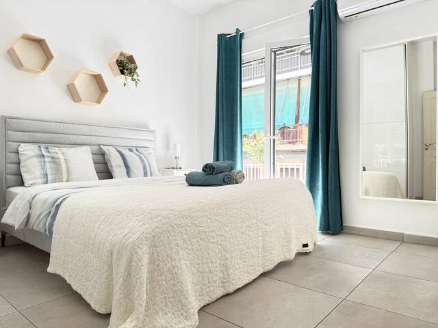 P&P | Entire Private Building • Rooftop Jacuzzi gallery image 2