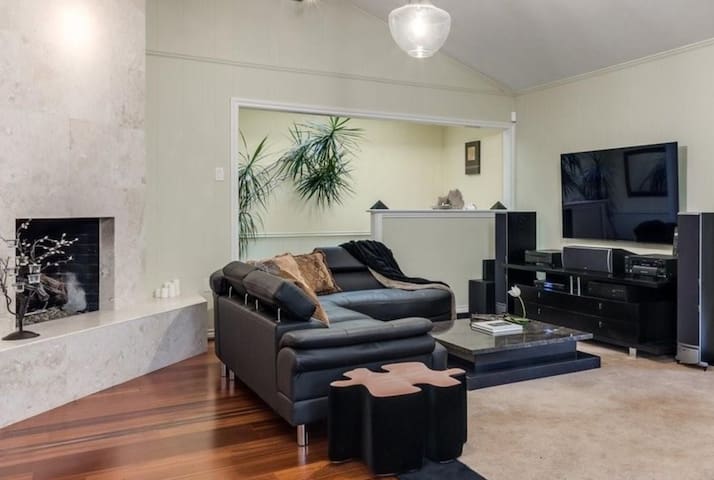 Zen House Retreat in Quiet Preston Hollow/Dallas