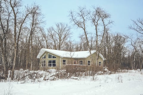 Lovely, quiet & cozy cabin, close to lake.