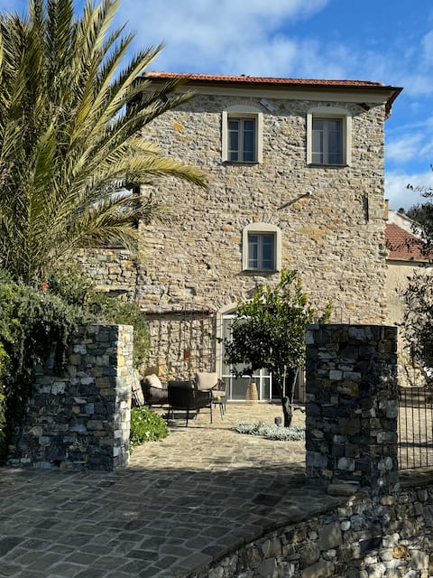 Beautiful oil mill with fantastic sea views