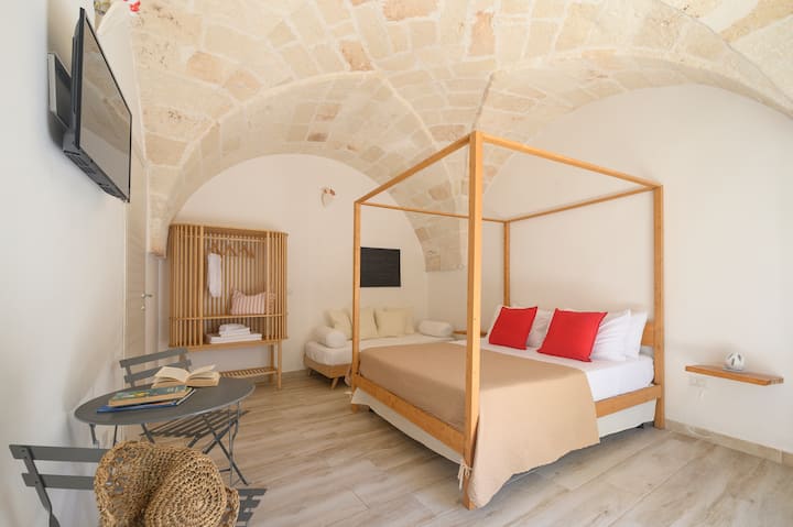Ampia Camera Matrimoniale - Il Tuo B&b In Puglia - Lizzano