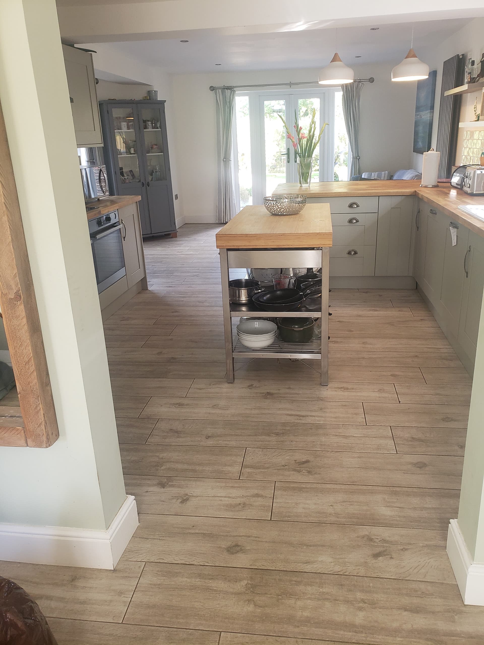 Spacious 4 bed house 10 min from Silverstone