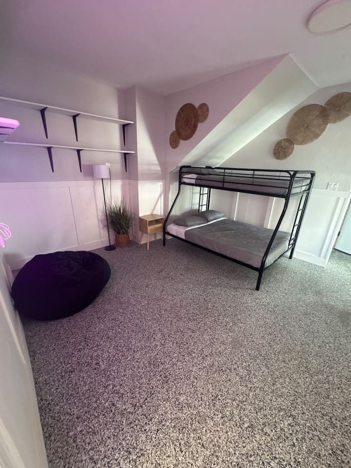 საძინებელი 4