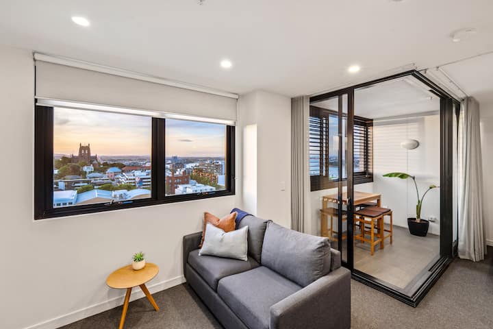 Beachside Luxe - Views, Eats, Walks, Swims - 1 Car - Newcastle