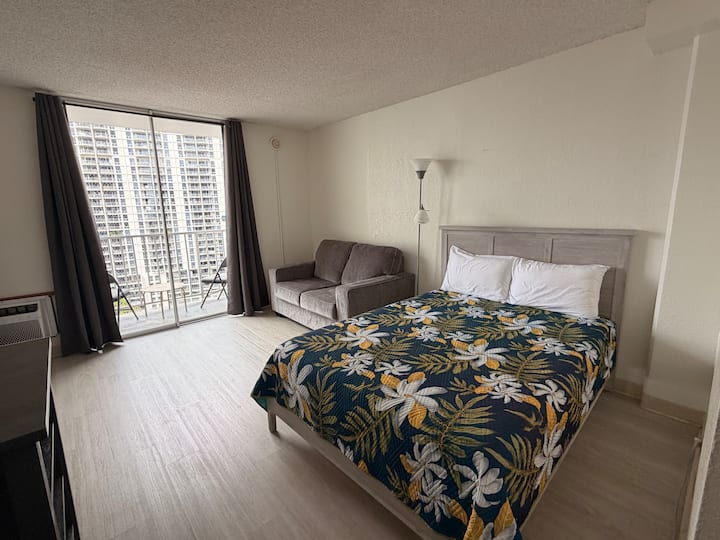 Inn On The Park Studio 12f Studio/1 Bed - Honolulu, HI