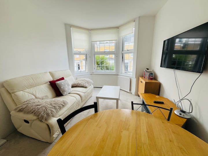 Spacious 3 Bed Flat In Greenwich - Woolwich