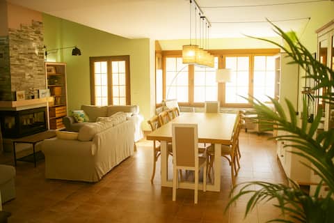 Entire G&G accommodation with pool (10 pax)