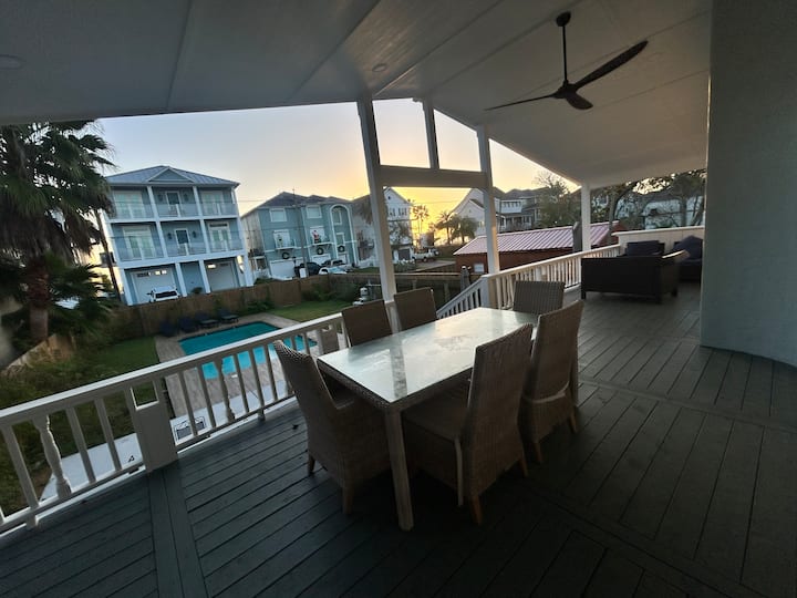 Luxury In The Kemah Lighthouse District - Kemah, TX