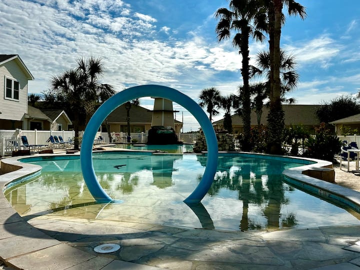 1st Floor Condo W/pool View And Close To Beach! - Corpus Christi, TX
