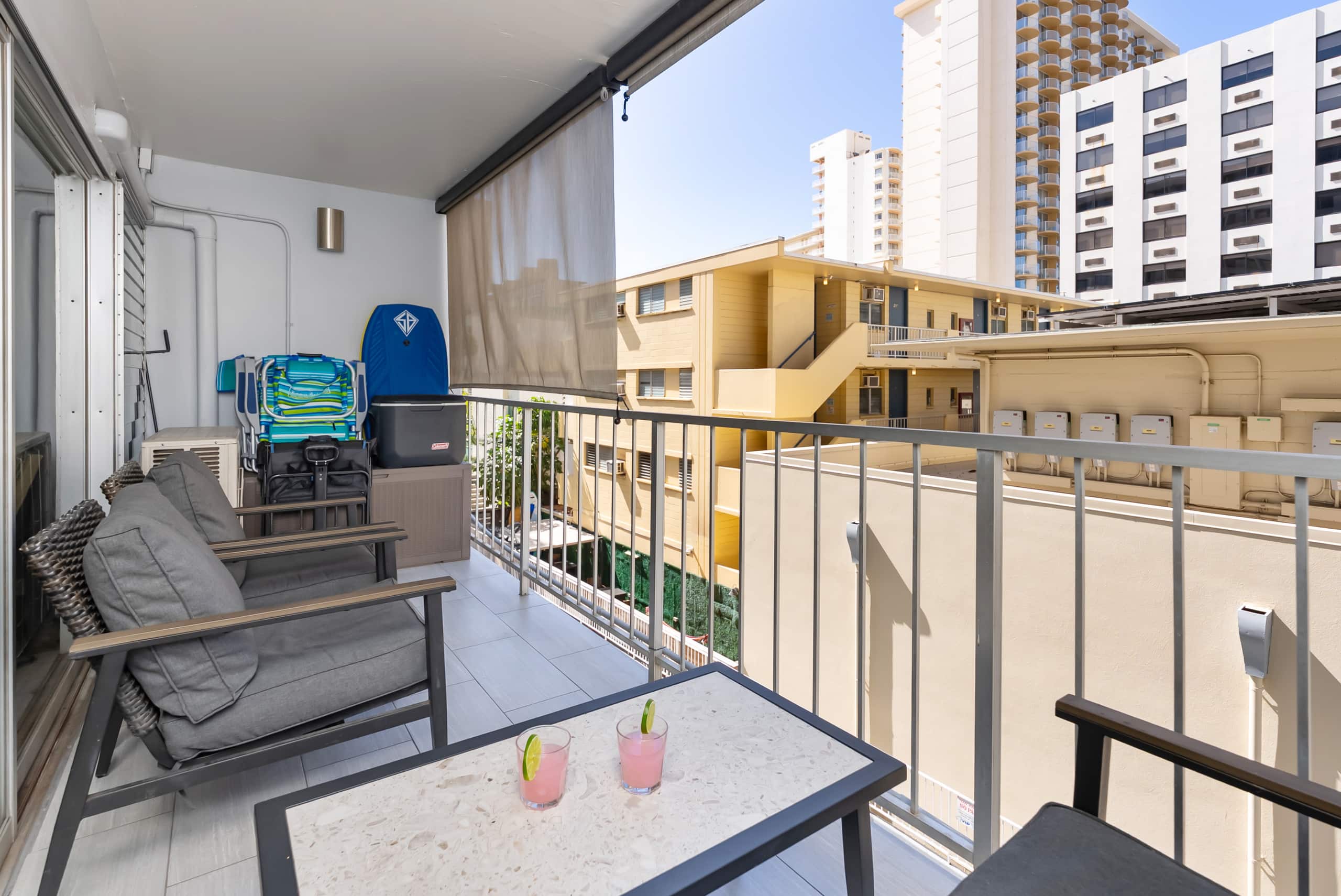 Oh-So-Close to Waikiki Beach Condo - Image 39