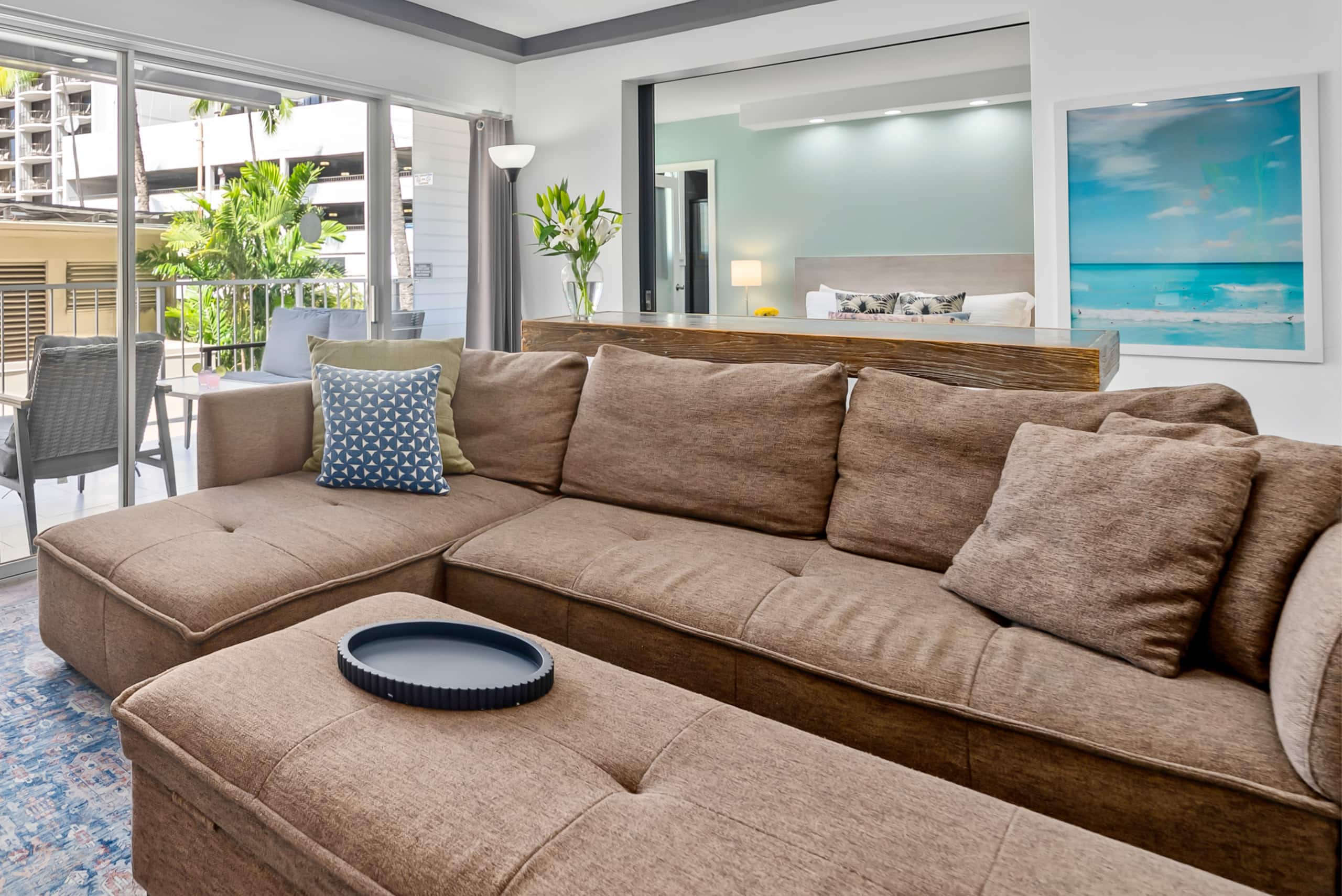 Oh-So-Close to Waikiki Beach Condo - Image 4
