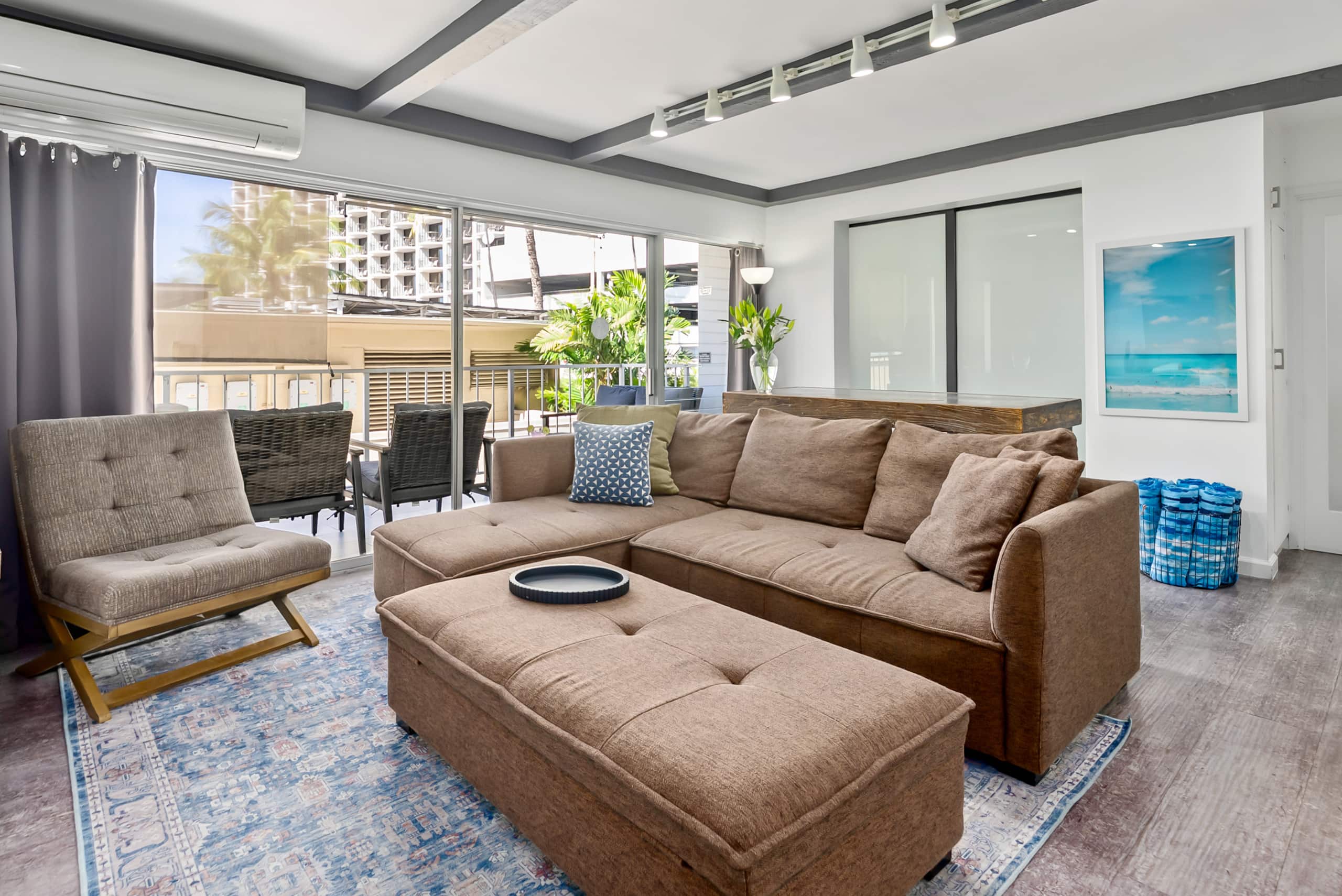 Oh-So-Close to Waikiki Beach Condo - Image 3