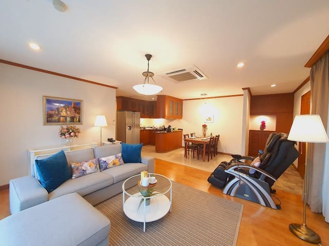 Lavish Luxe 2-Bedroom Suite Balcony Thonglor