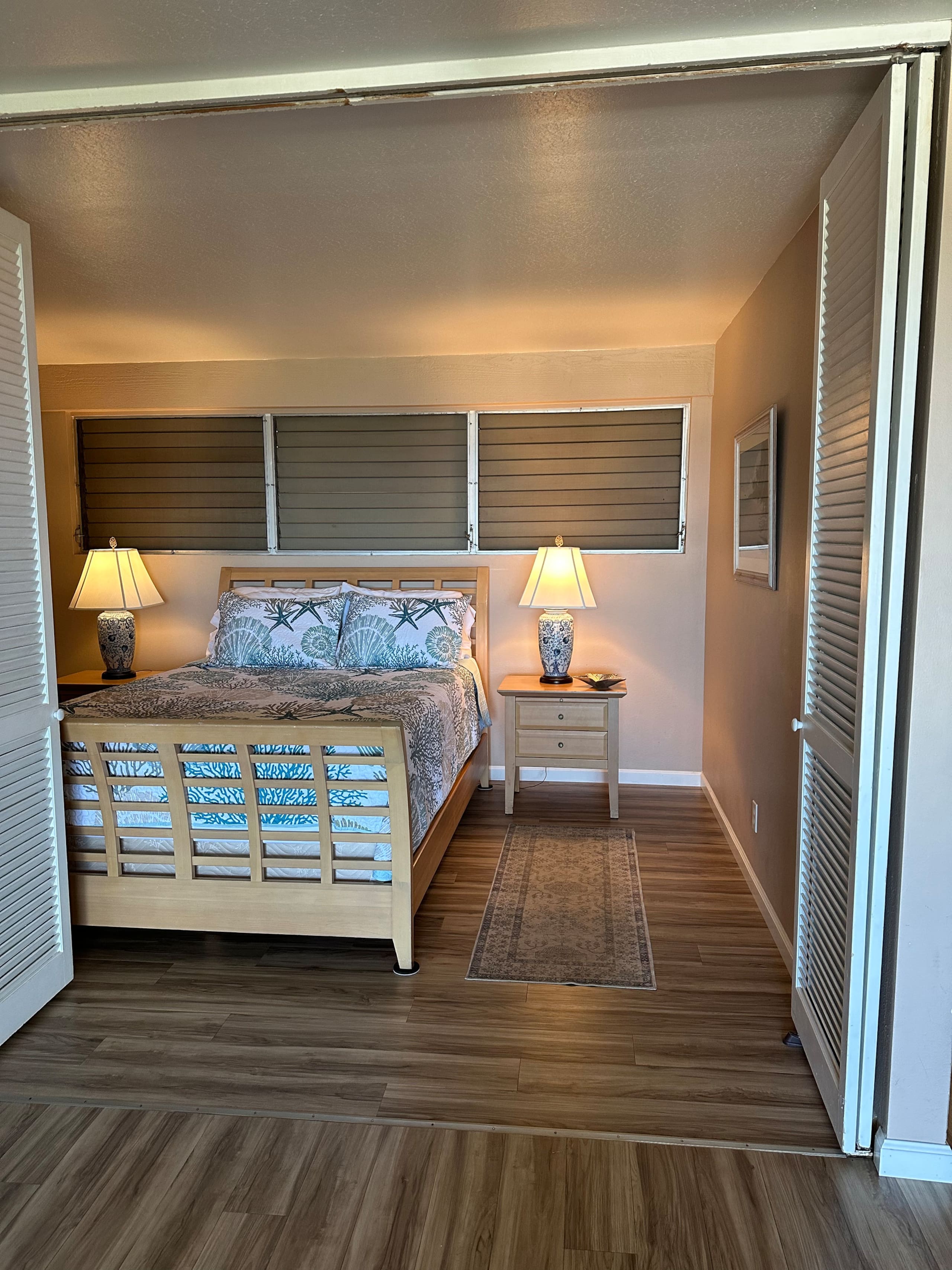 Condo in Kailua-Kona · ★4.89 · 1 bedroom · 2 beds · 1 private bath - Image 14