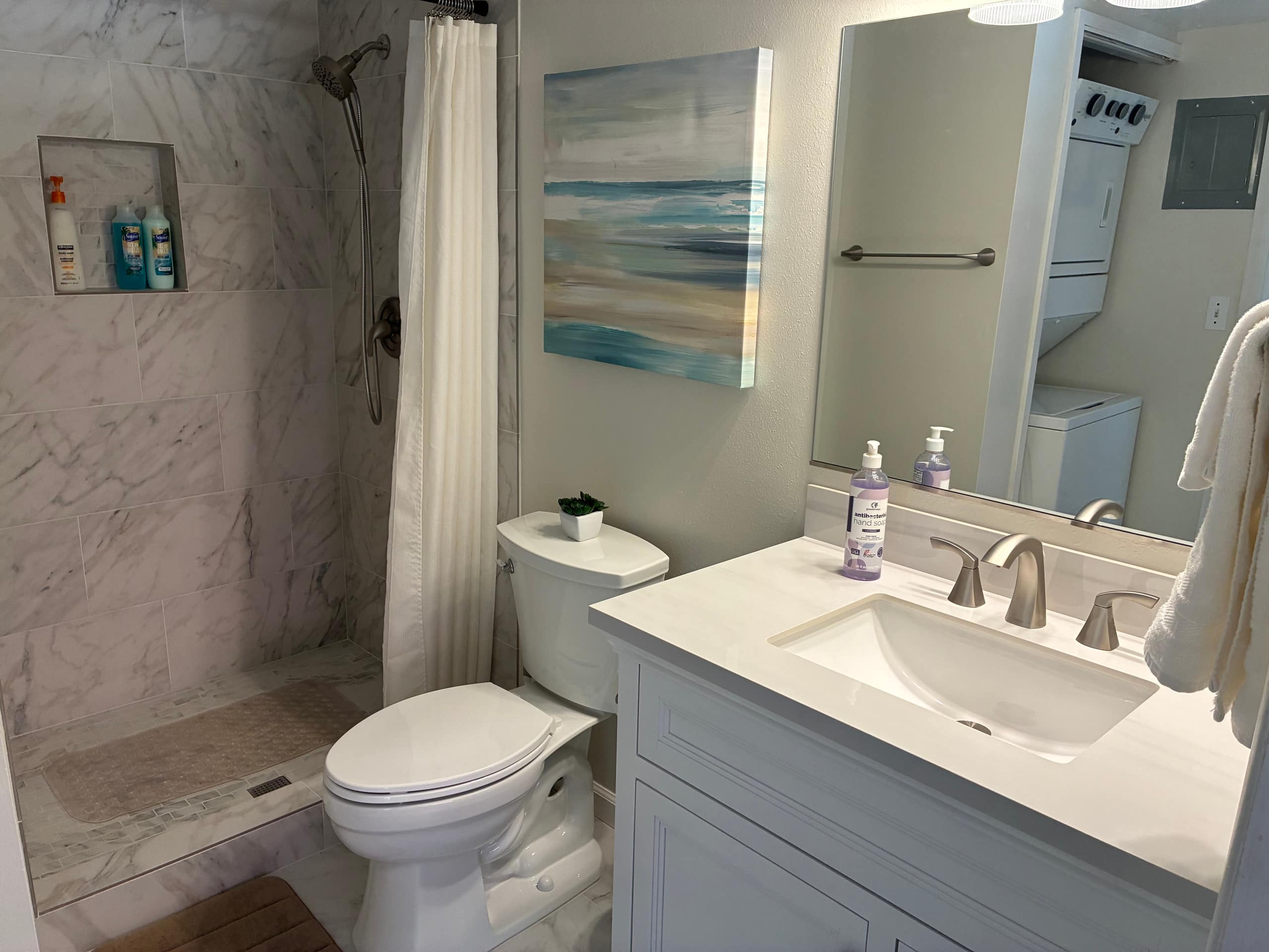 Condo in Kailua-Kona · ★4.89 · 1 bedroom · 2 beds · 1 private bath - Image 19