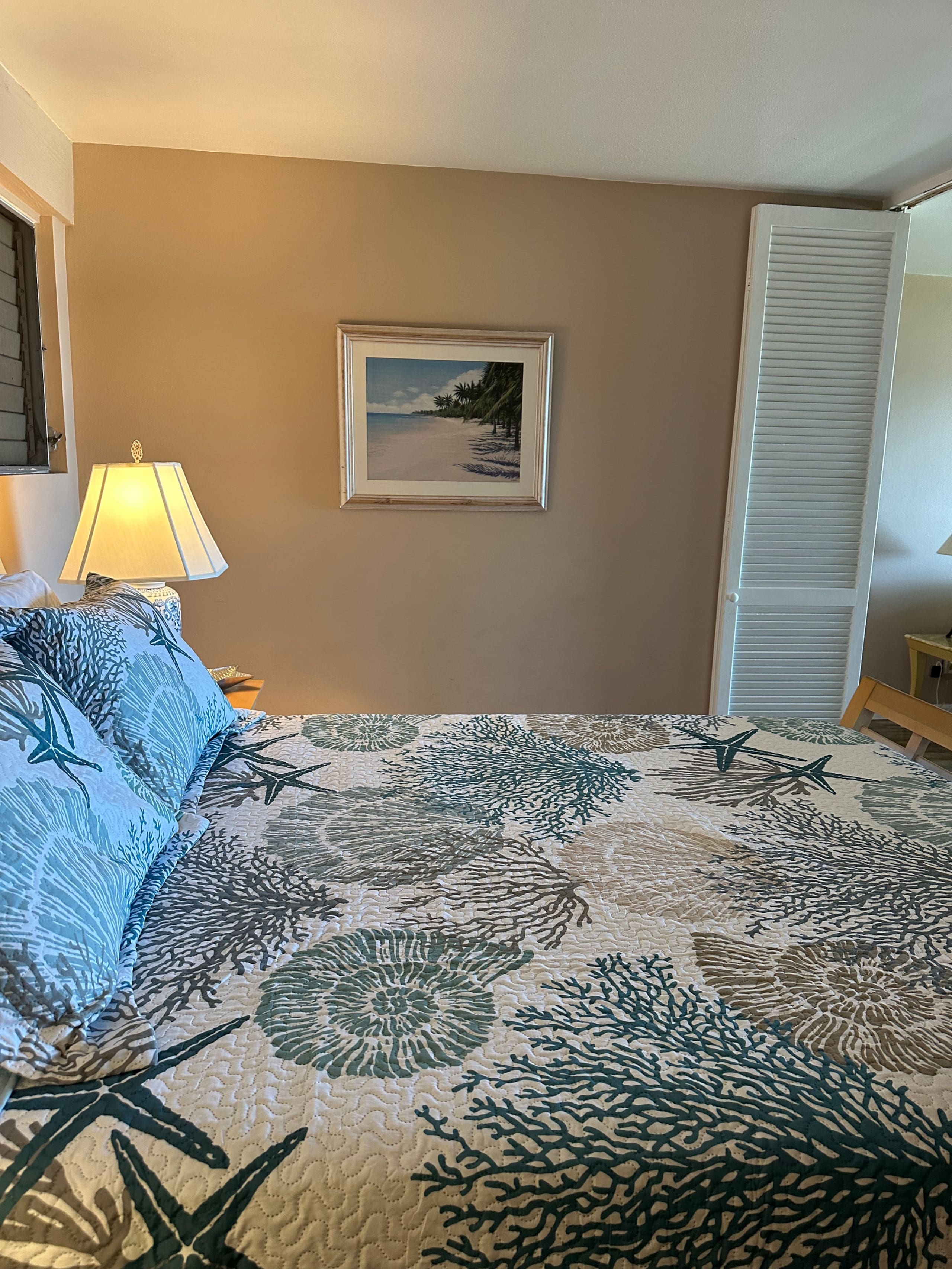 Condo in Kailua-Kona · ★4.89 · 1 bedroom · 2 beds · 1 private bath - Image 16