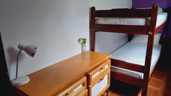 Schlafzimmer 2