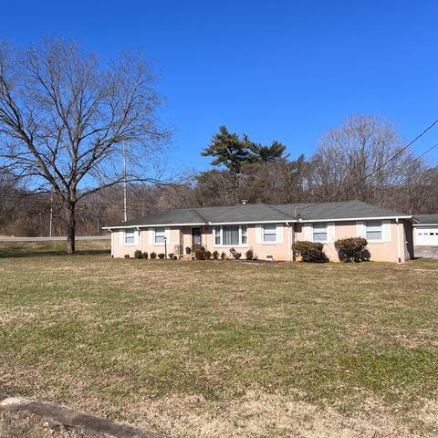 Cozy Nashville Escape with Hot-tub, large outdoor gallery image 2