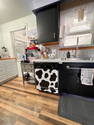 Cozy Nashville Escape with Hot-tub, large outdoor