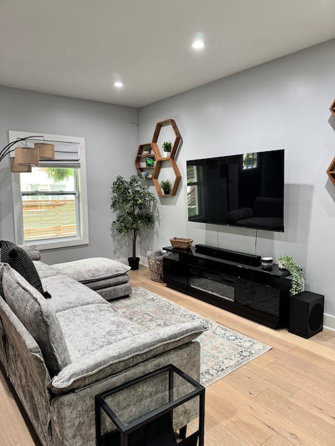 Top Airbnb: Booker Street House in Washington Park