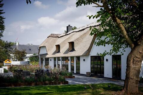 Idyllic luxury country home