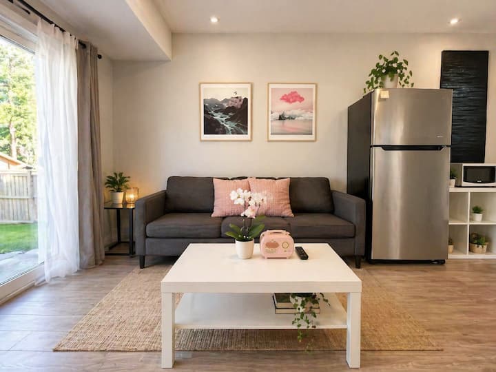 Lovely Private Kingsize Unit With A/c Smart Tv - Halifax