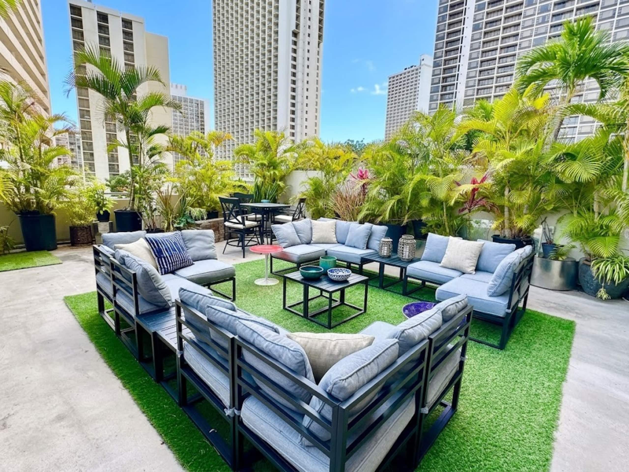 Tropical Oasis Near Waikiki Beach + 1 Free Parking - Image 29