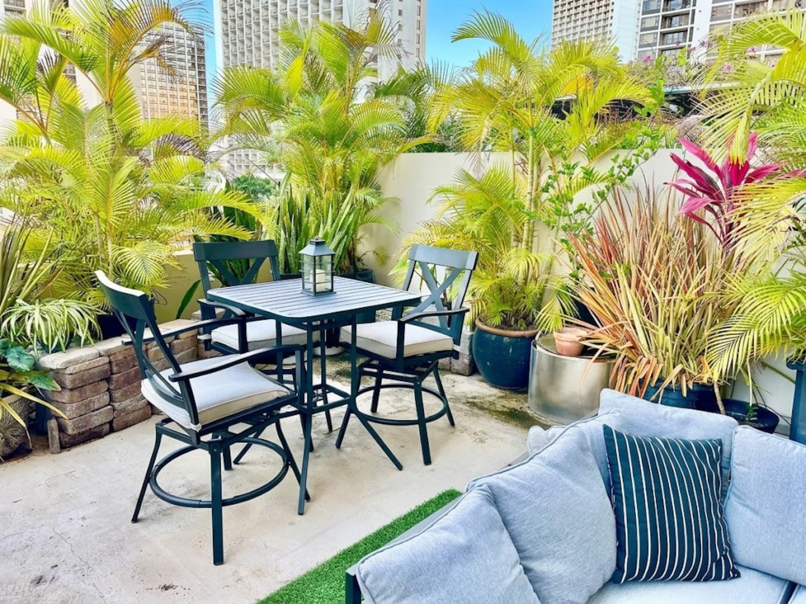 Tropical Oasis Near Waikiki Beach + 1 Free Parking - Image 38