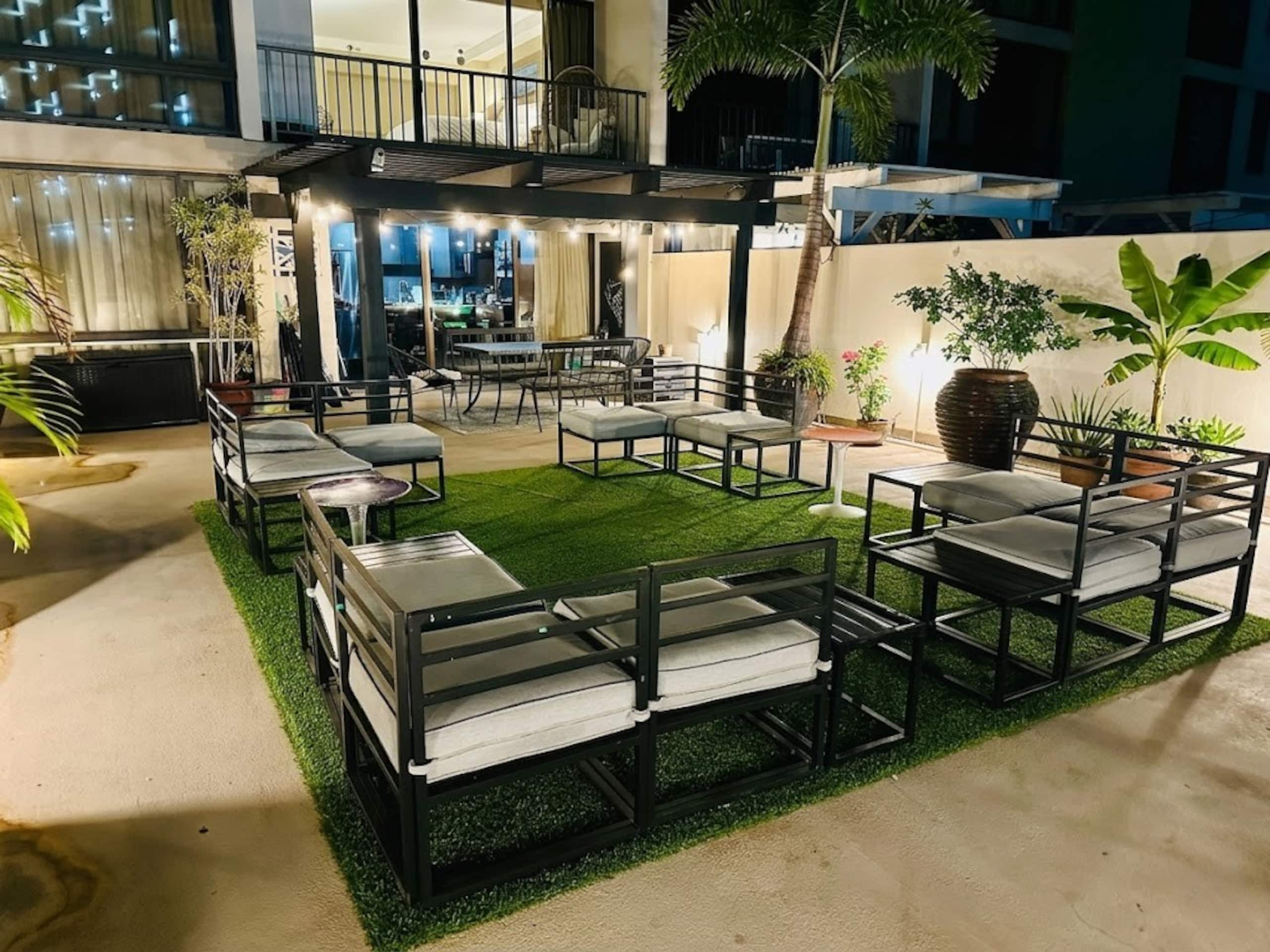 Tropical Oasis Near Waikiki Beach + 1 Free Parking - Image 31