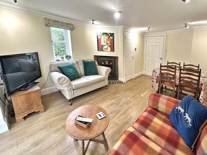 Cute 3-bed Cottage In Centre Of Sway, New Forest - Brockenhurst