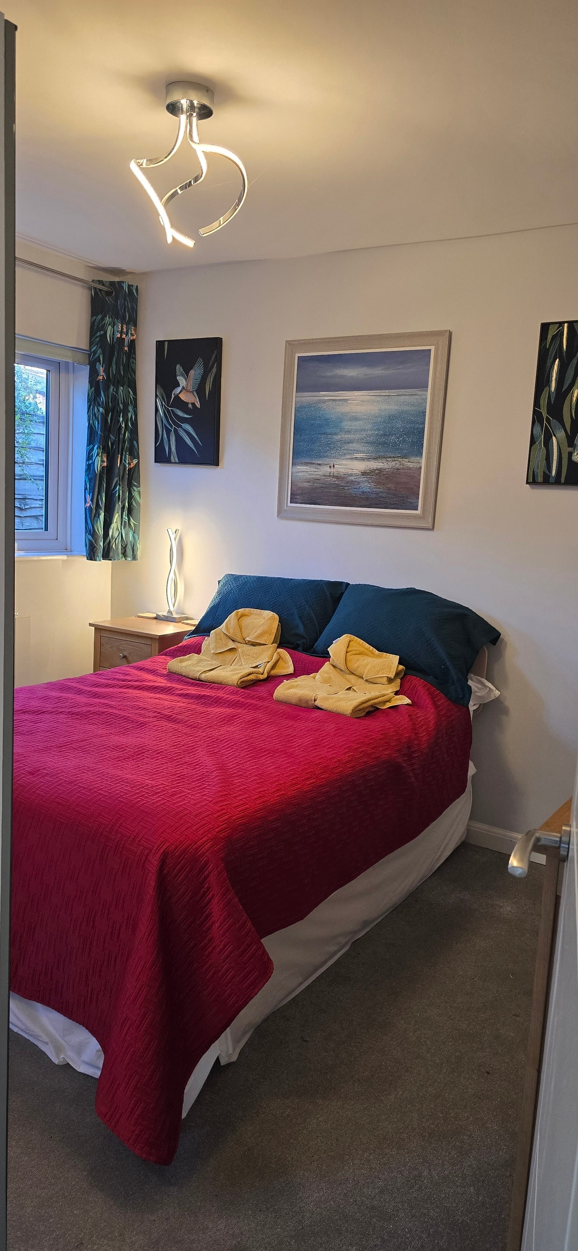 Popular Airbnb listing: honeysuckle bungalow in Bedfordshire