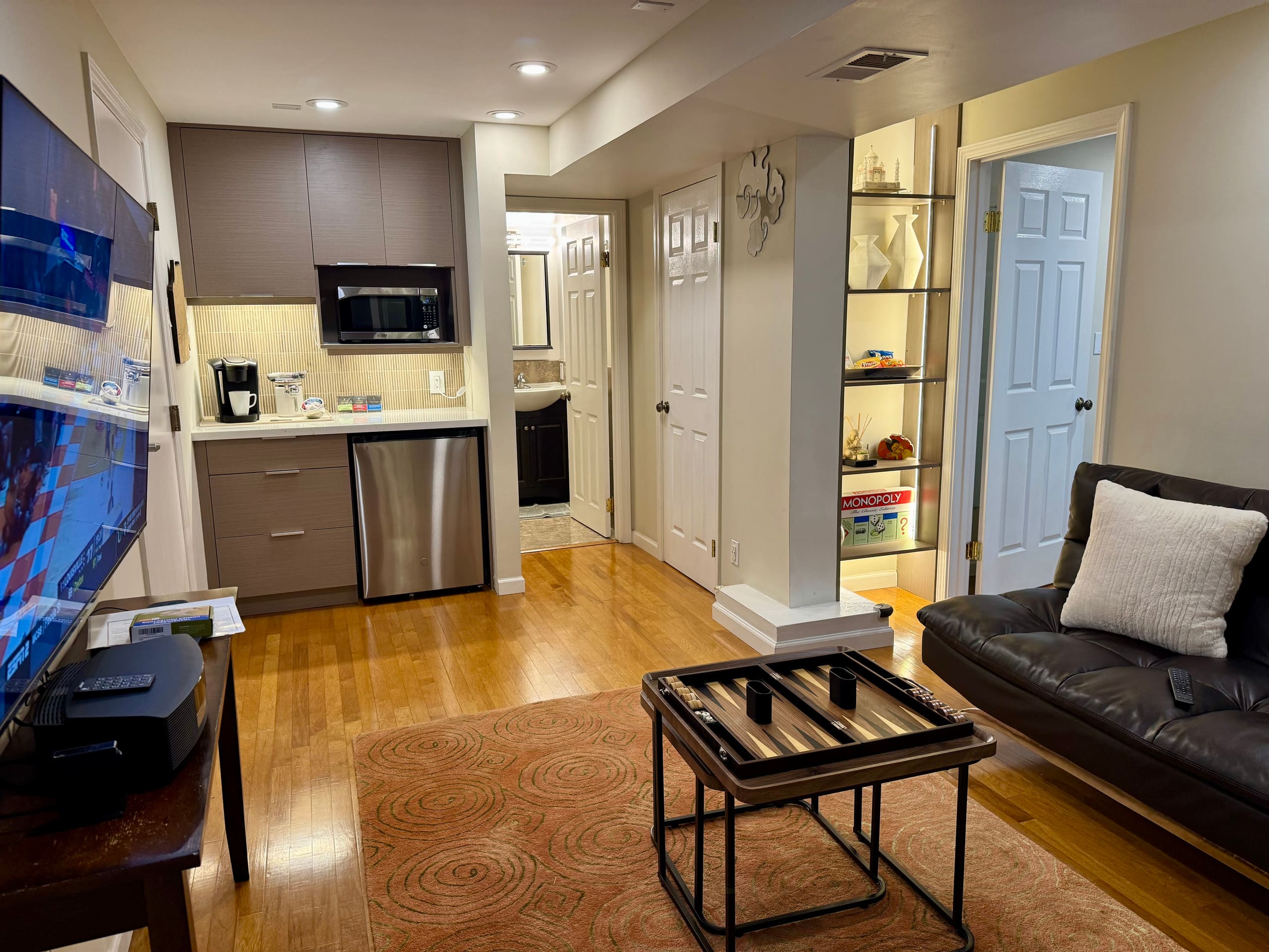 Comfortable Guest Suite in Parkside. - Image 3