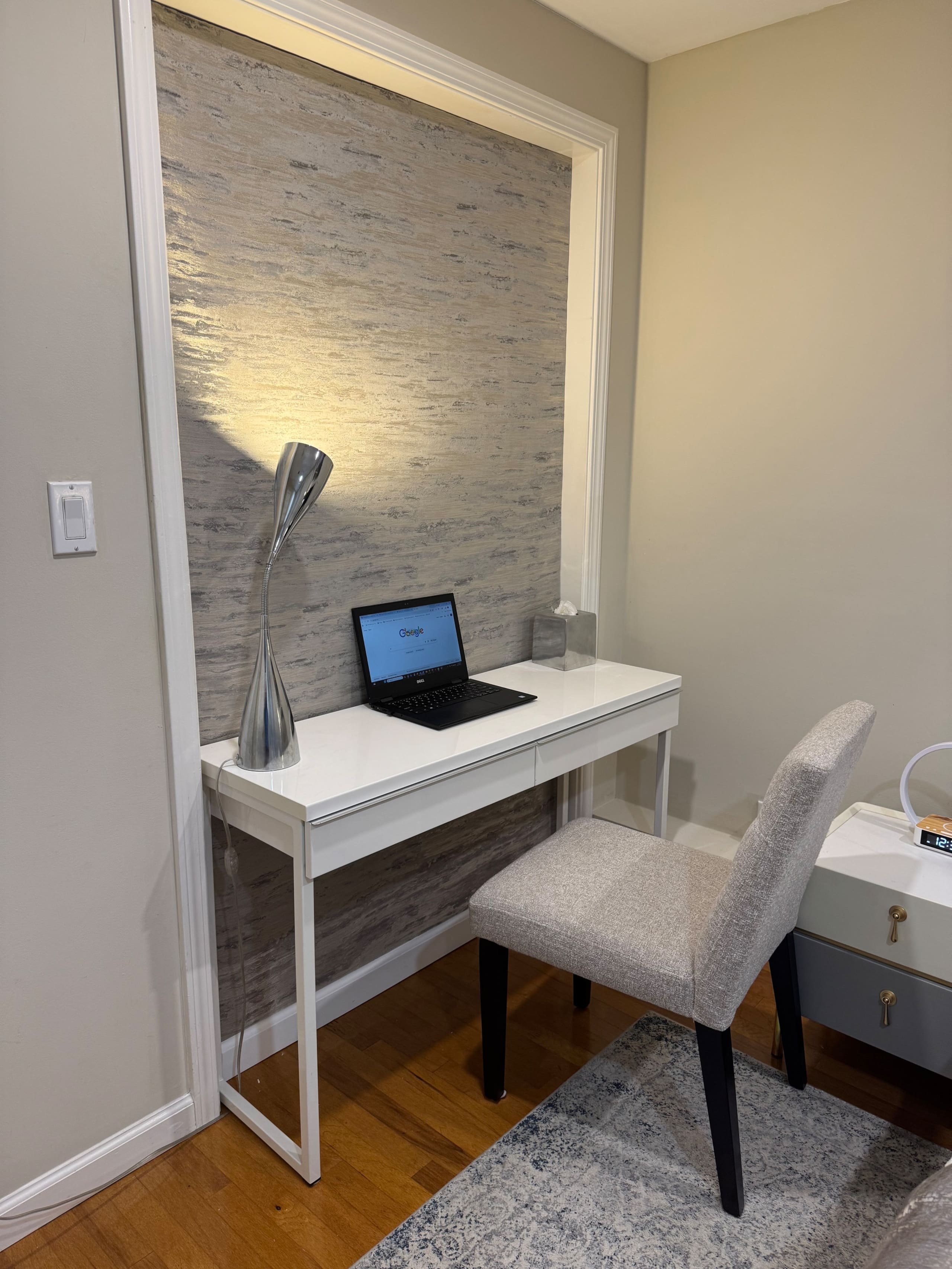 Comfortable Guest Suite in Parkside. - Image 9