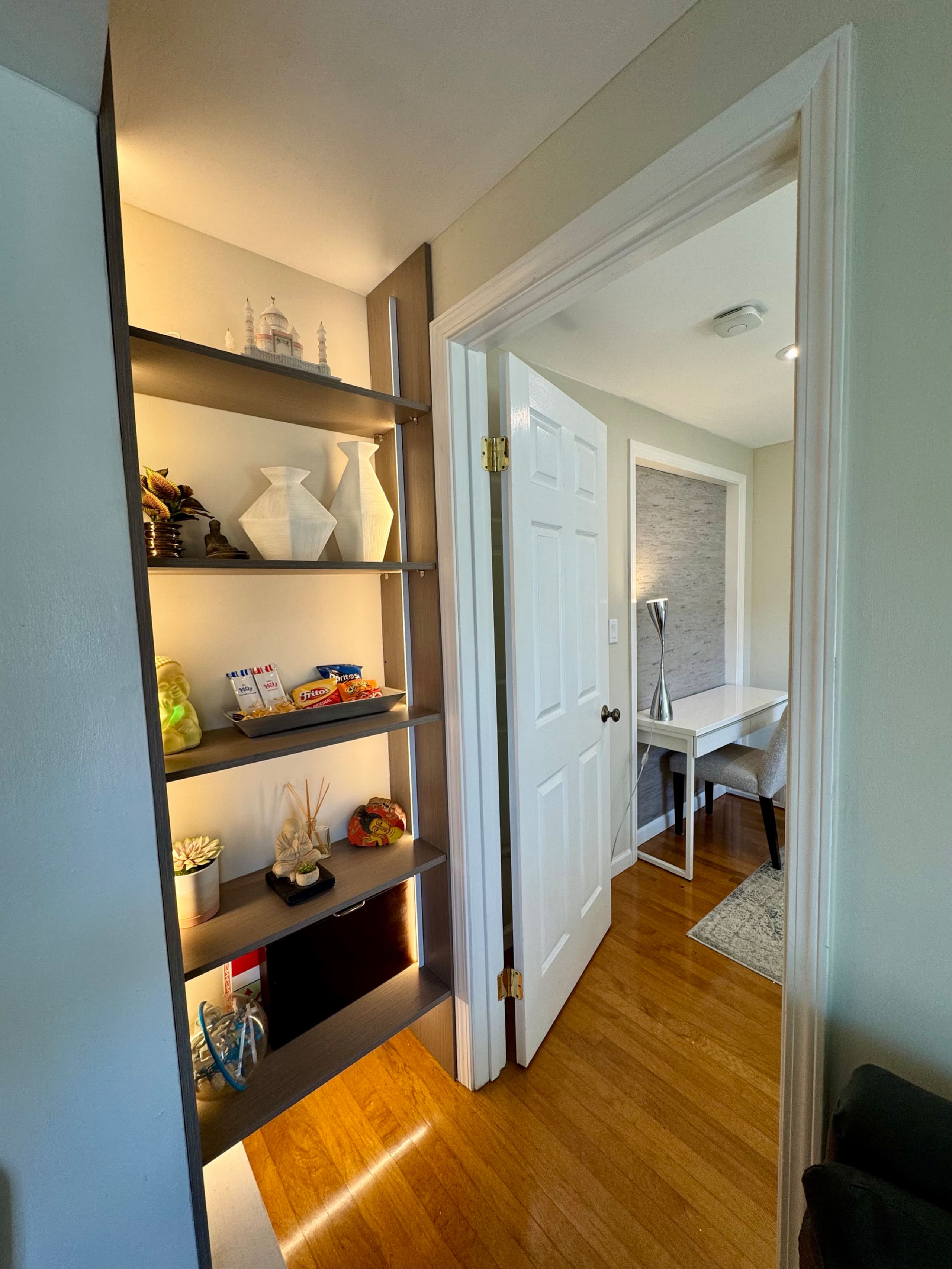 Comfortable Guest Suite in Parkside. - Image 5