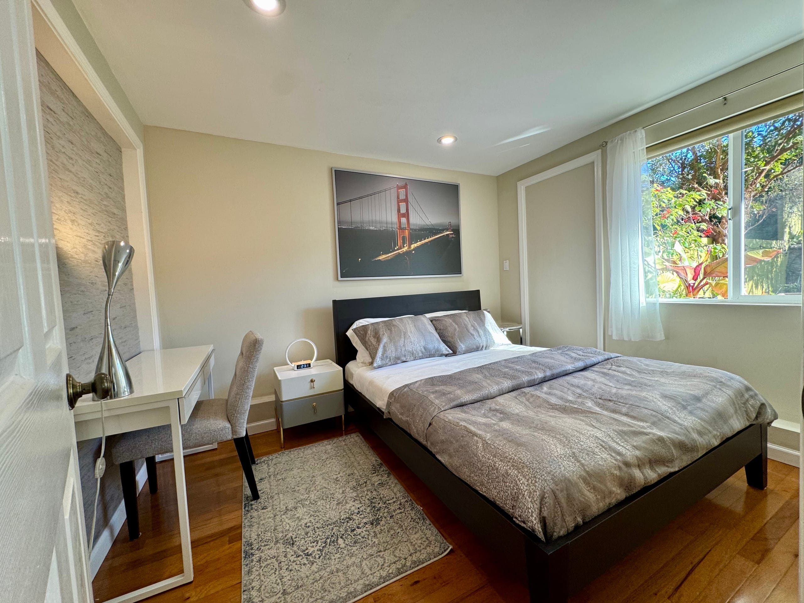 Comfortable Guest Suite in Parkside. - Image 7