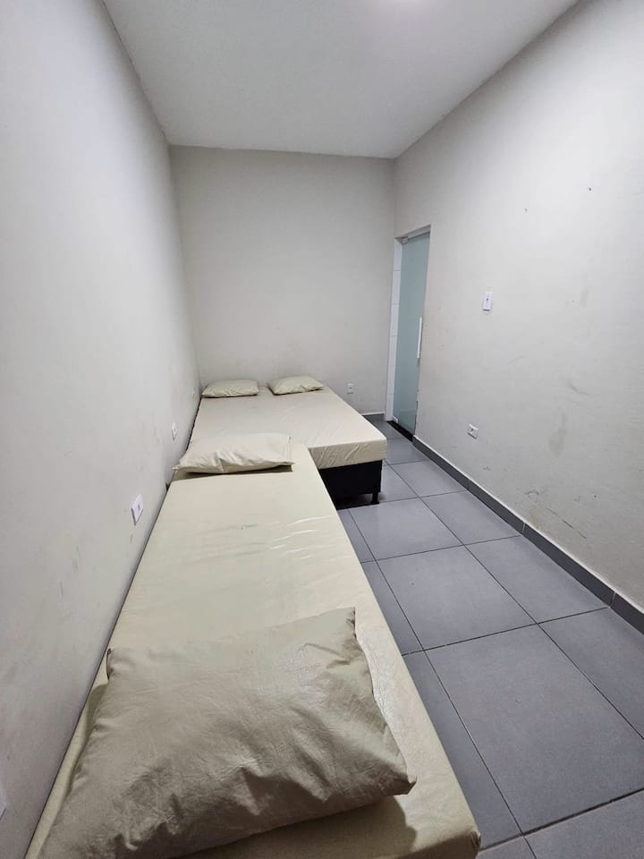 غرفة النوم 2