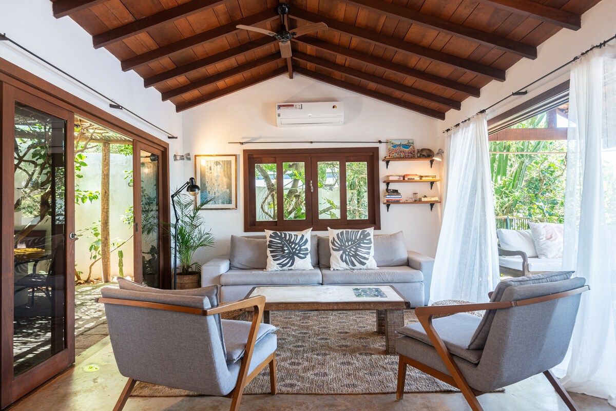 我们房子的客厅采用Buzian风格，我们非常喜欢